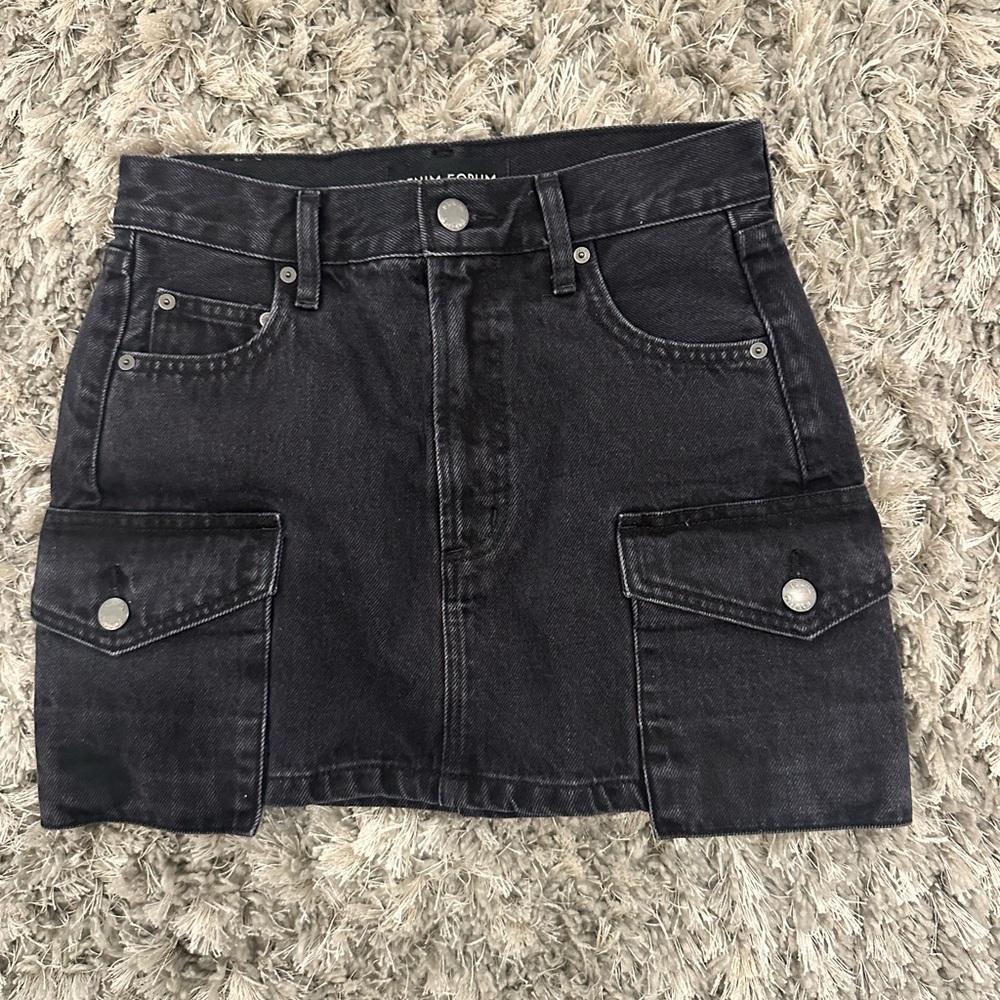 Aritzia Black cargo mini skirt